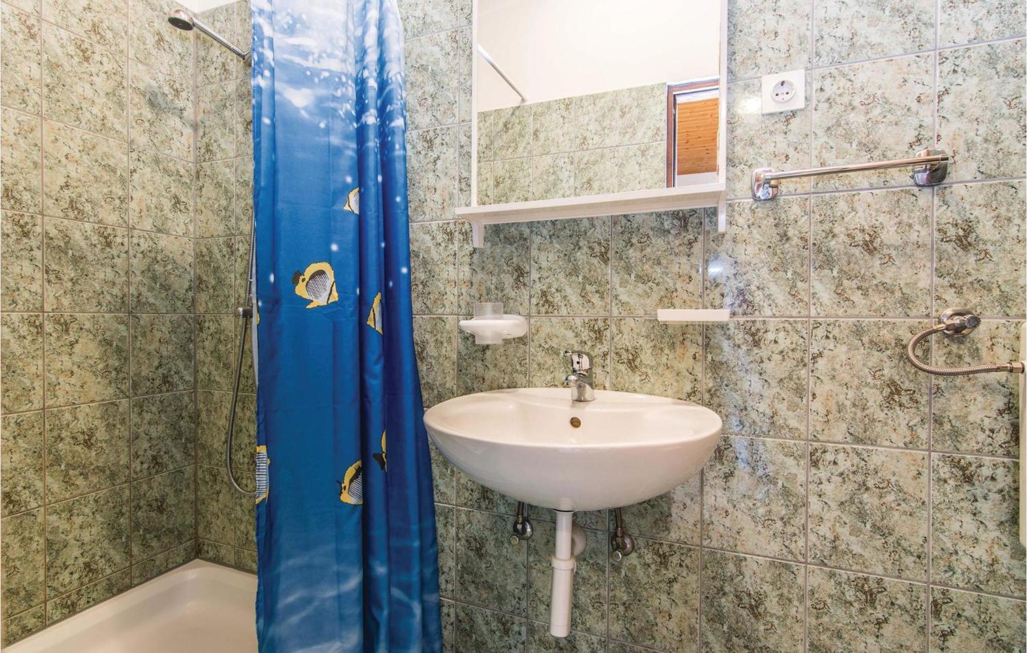 4 Bedroom Awesome Apartment In Starigrad Dış mekan fotoğraf