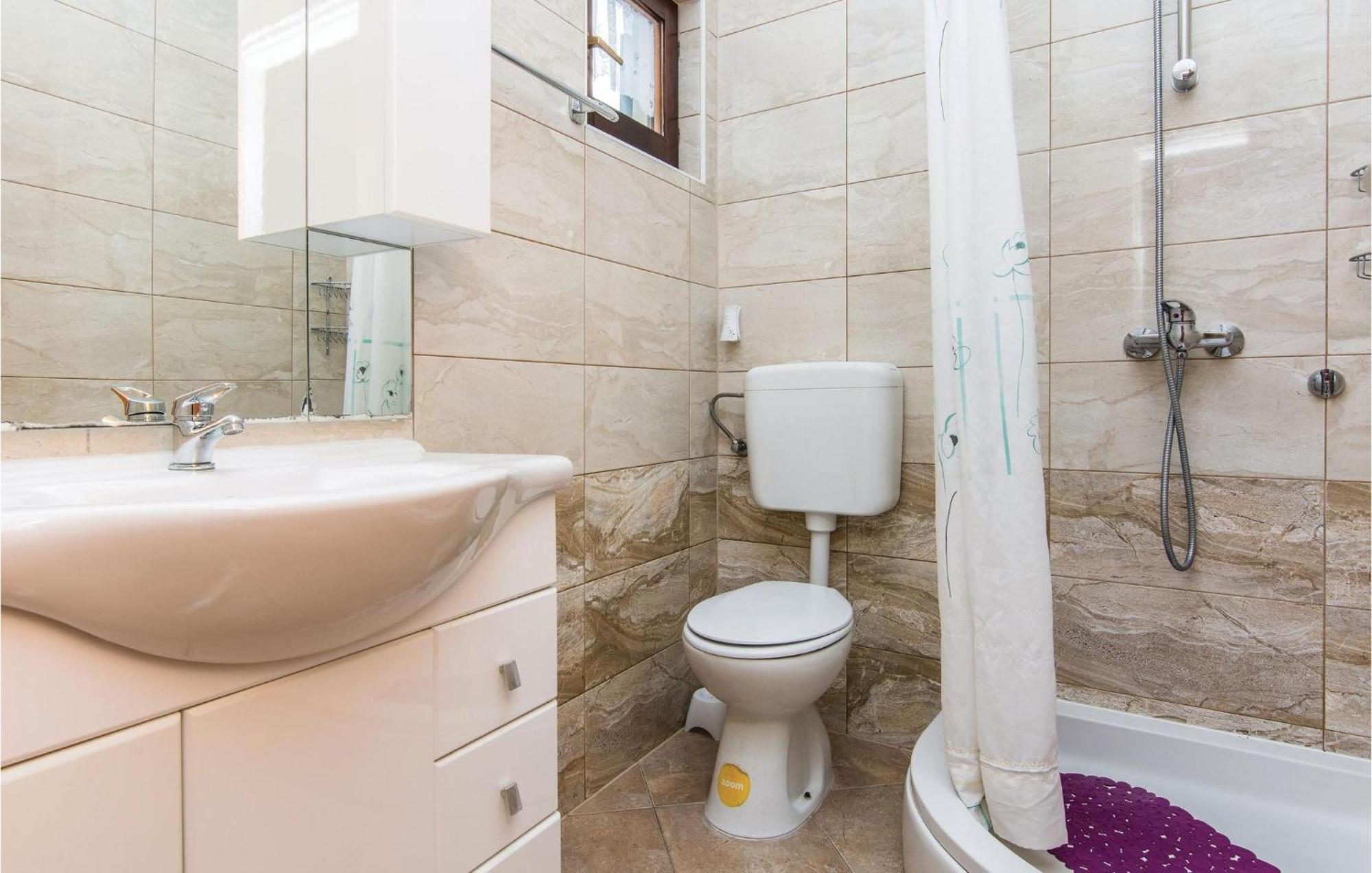4 Bedroom Awesome Apartment In Starigrad Dış mekan fotoğraf