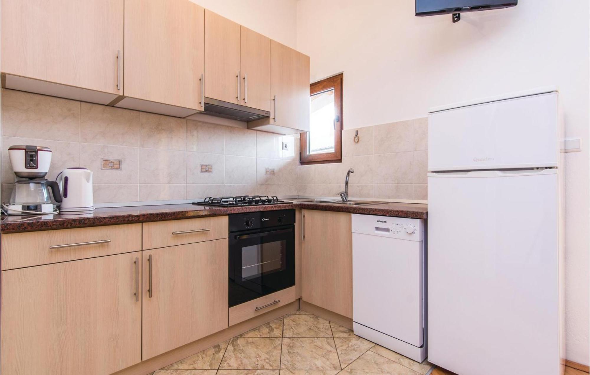 4 Bedroom Awesome Apartment In Starigrad Dış mekan fotoğraf